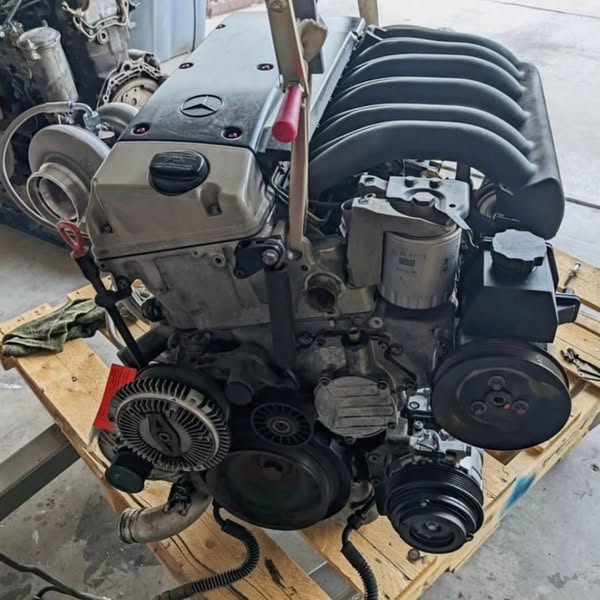m Mercedes-Benz OM606 Turbo Diesel Engine - Image 1