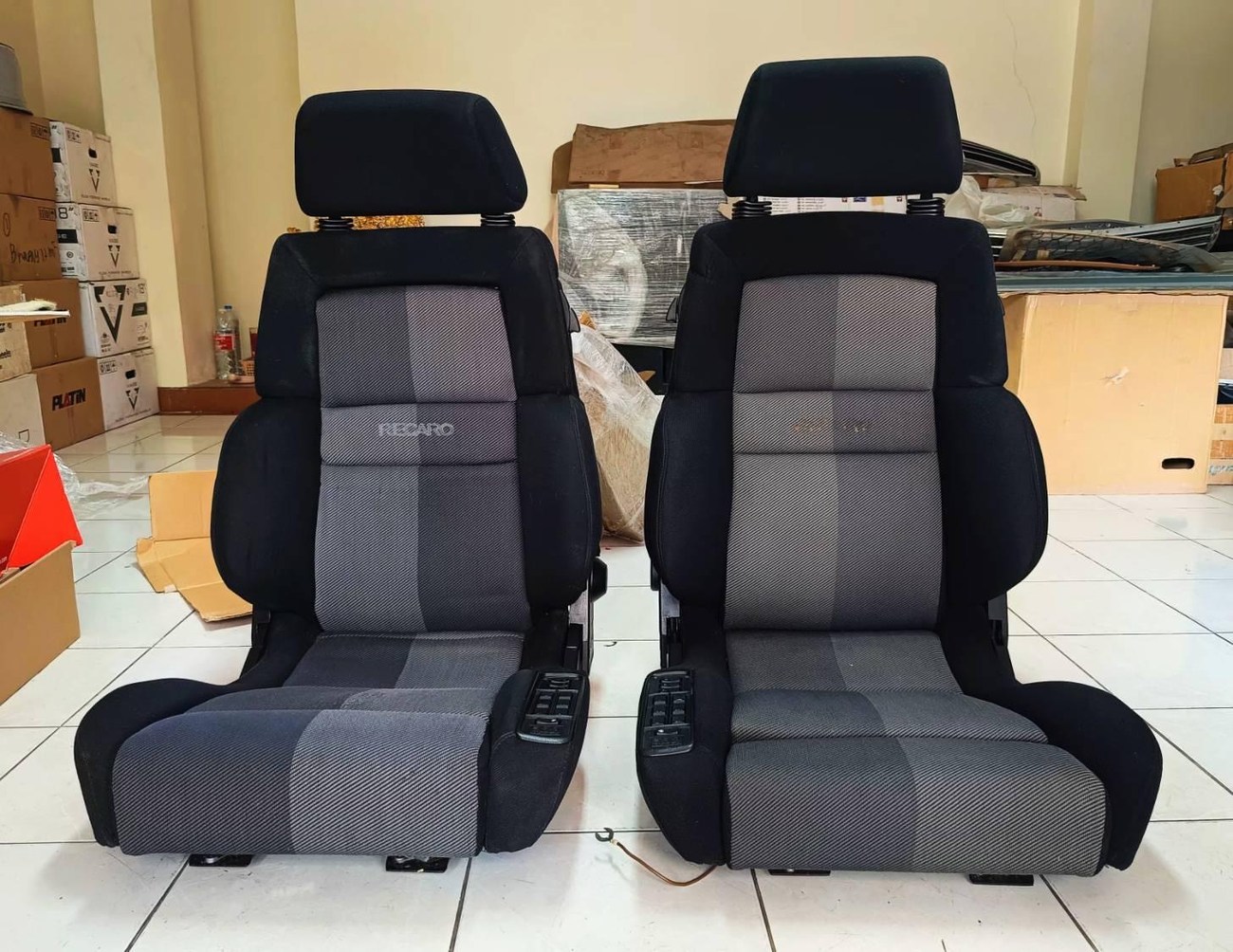 e1111 Original RECARO CSE Seats - Image 1