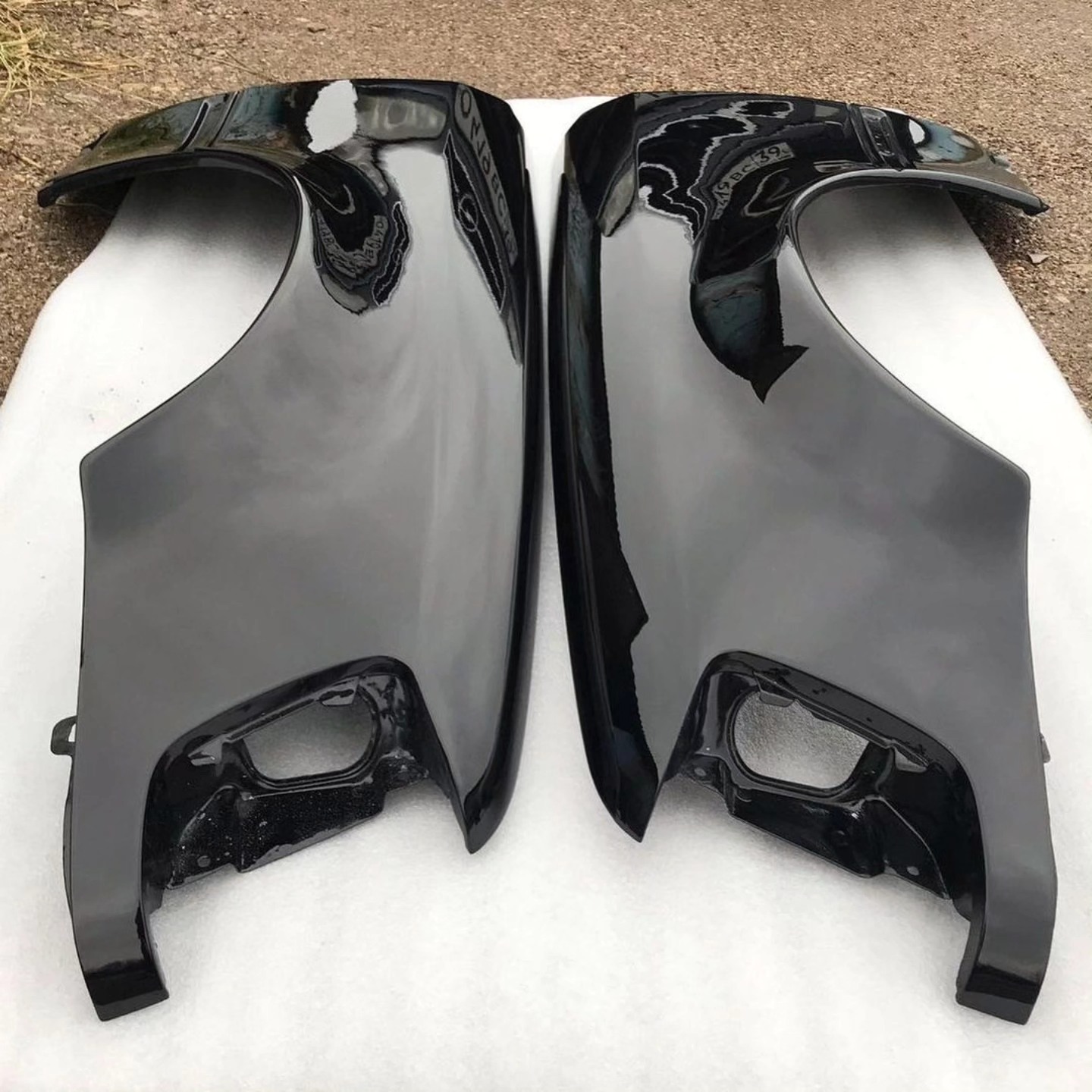 kkkk Mercedes-Benz W124 E500 Original Metal Front Fenders - Image 1