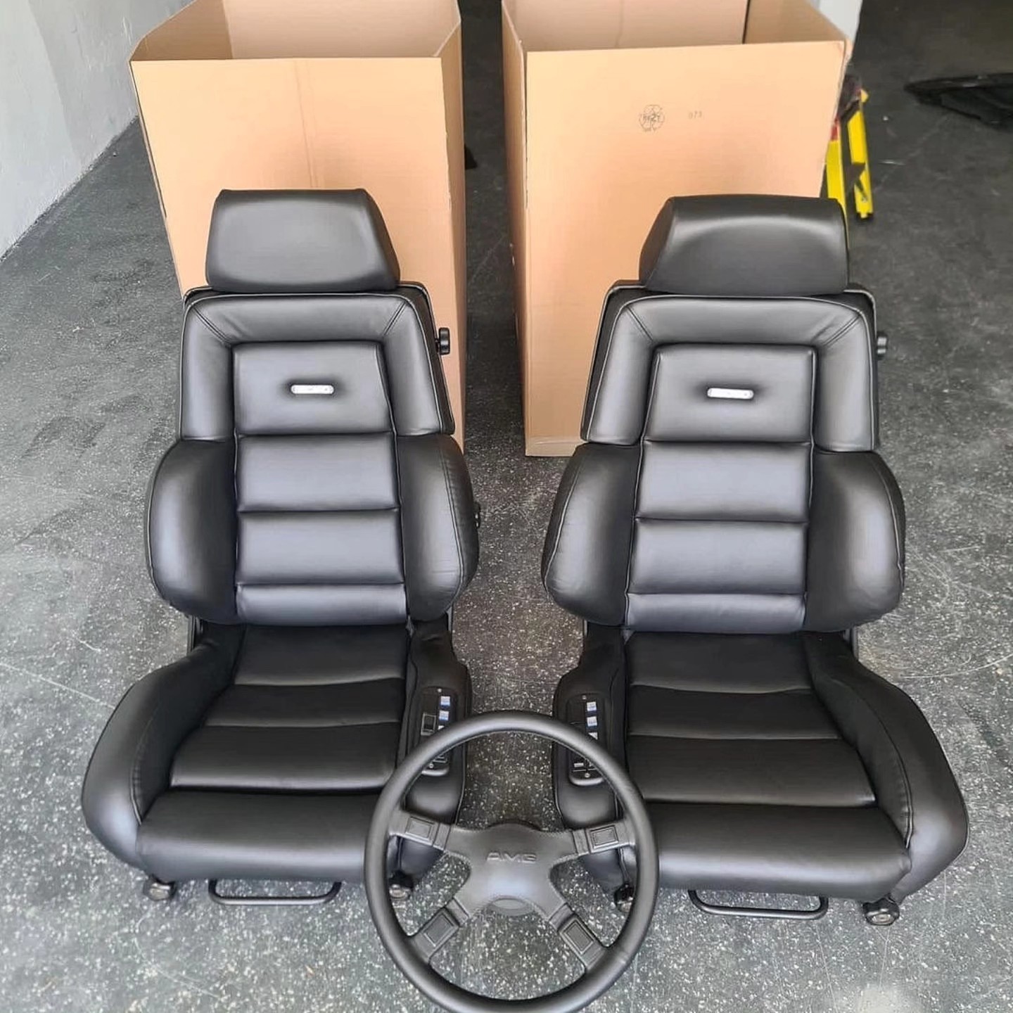 t1111 Recaro Classic C Seats & AMG Italvolanti M40 Steering Wheel - Image 1