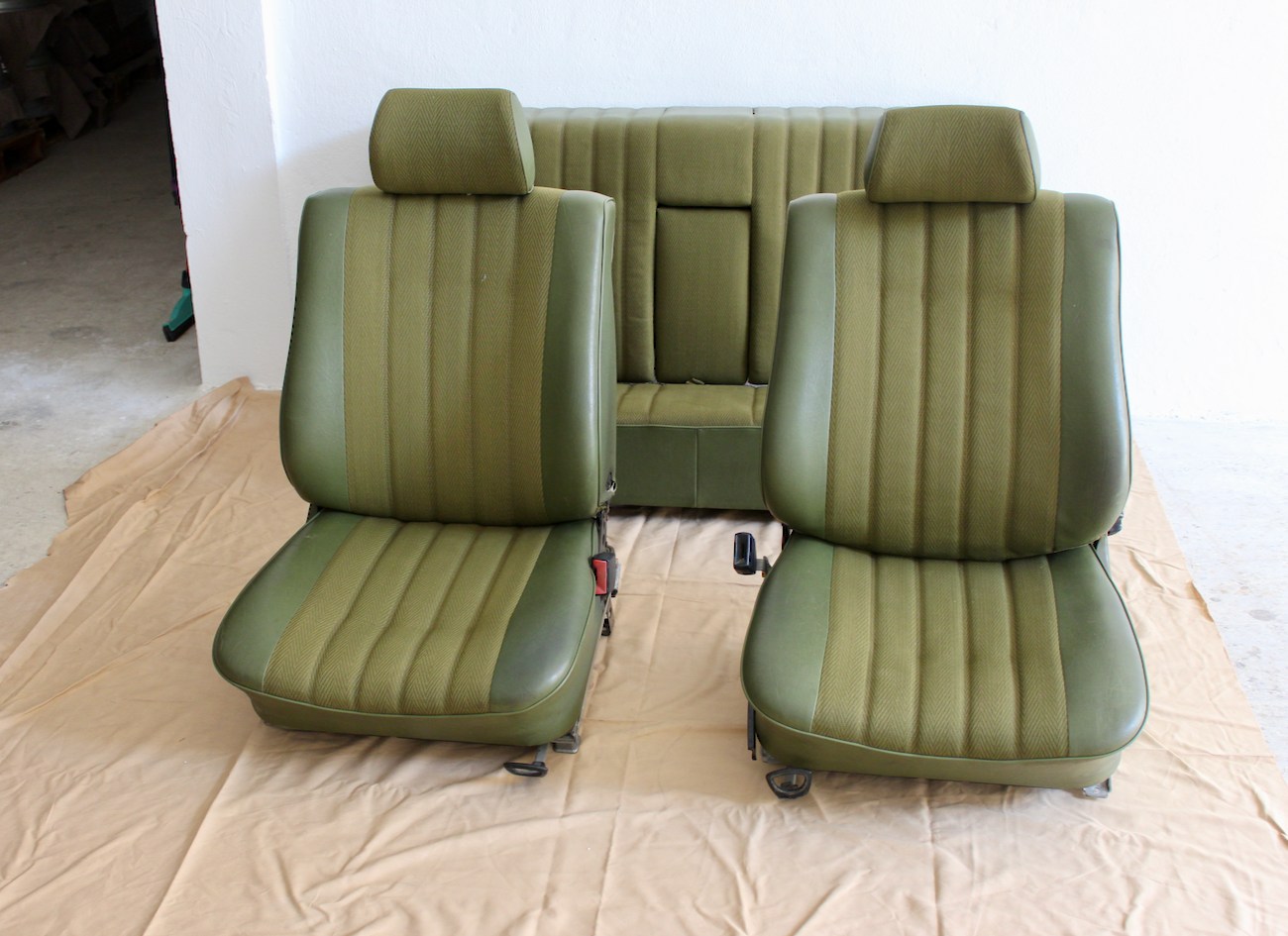 xxxx Mercedes-Benz W123 Interior Set - Image 1